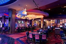 Tampilan permainan Diamond Empire di aplikasi asurabet dengan gulungan slot dan tombol putar